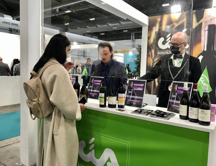 Vinitaly: Cia, oltre 200 buyer allo stand. Premiati nostri produttori
